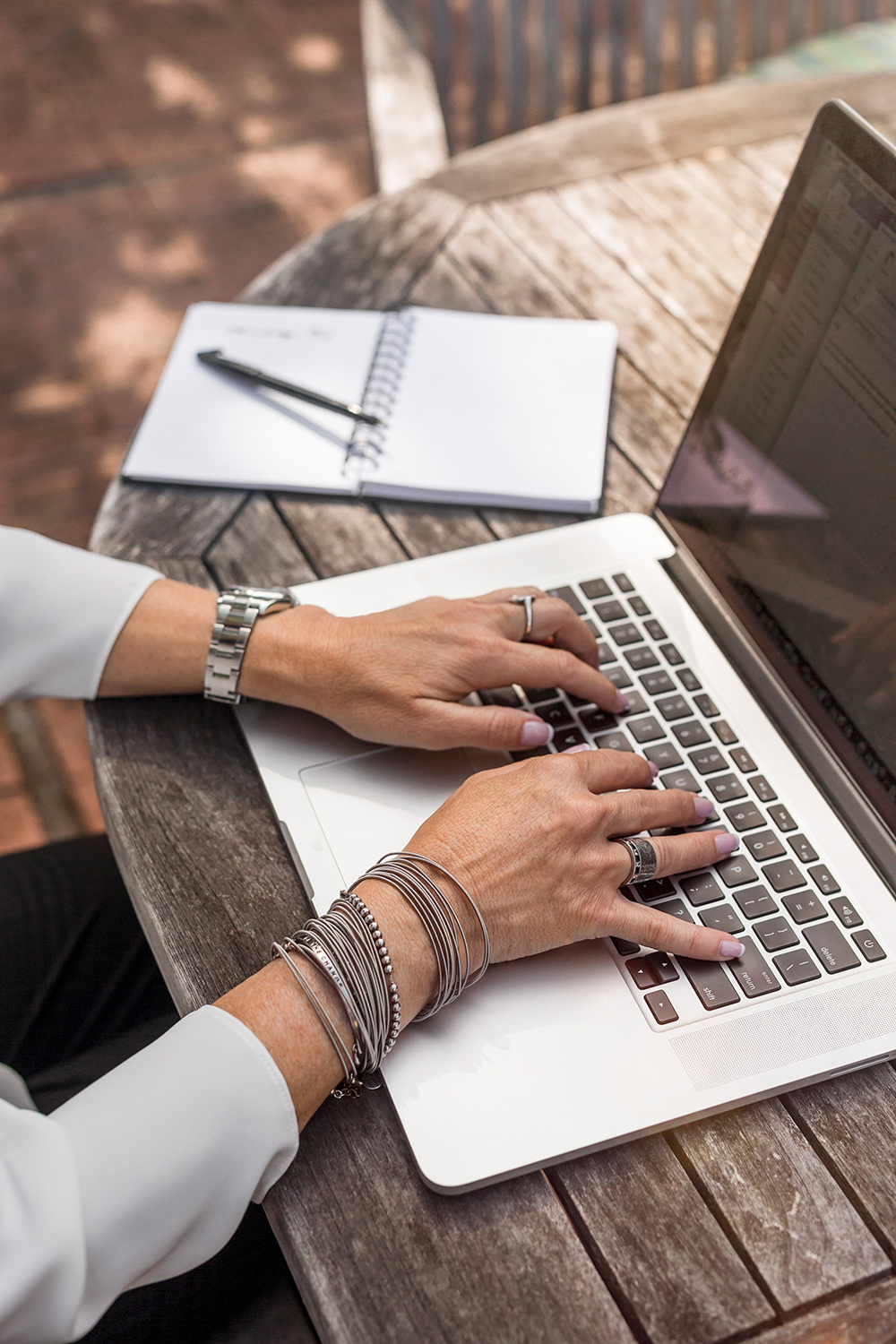 Build an online business with only a laptop!